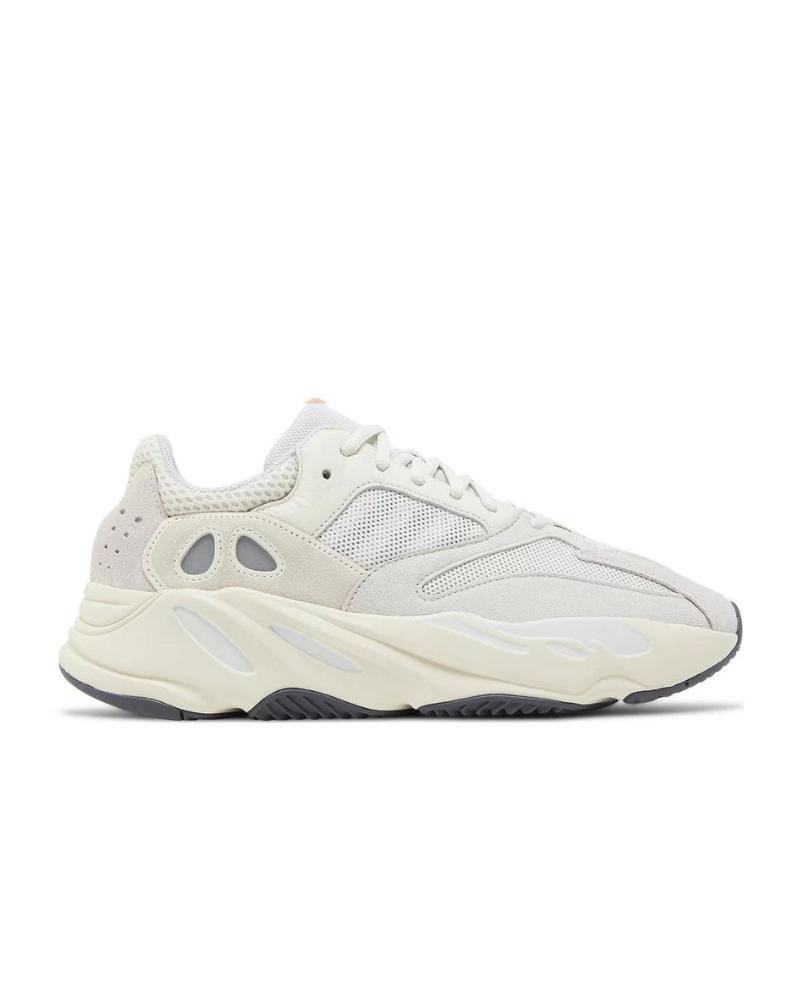 Yeezy Boost 700 Analog